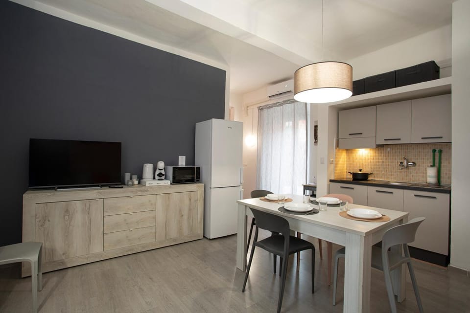 TV and multimedia, Kitchen or kitchenette, Dining area