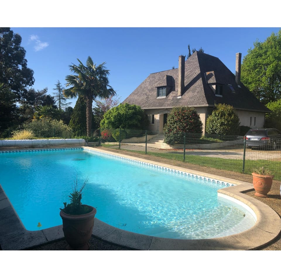 Swimming pool, Swimming pool