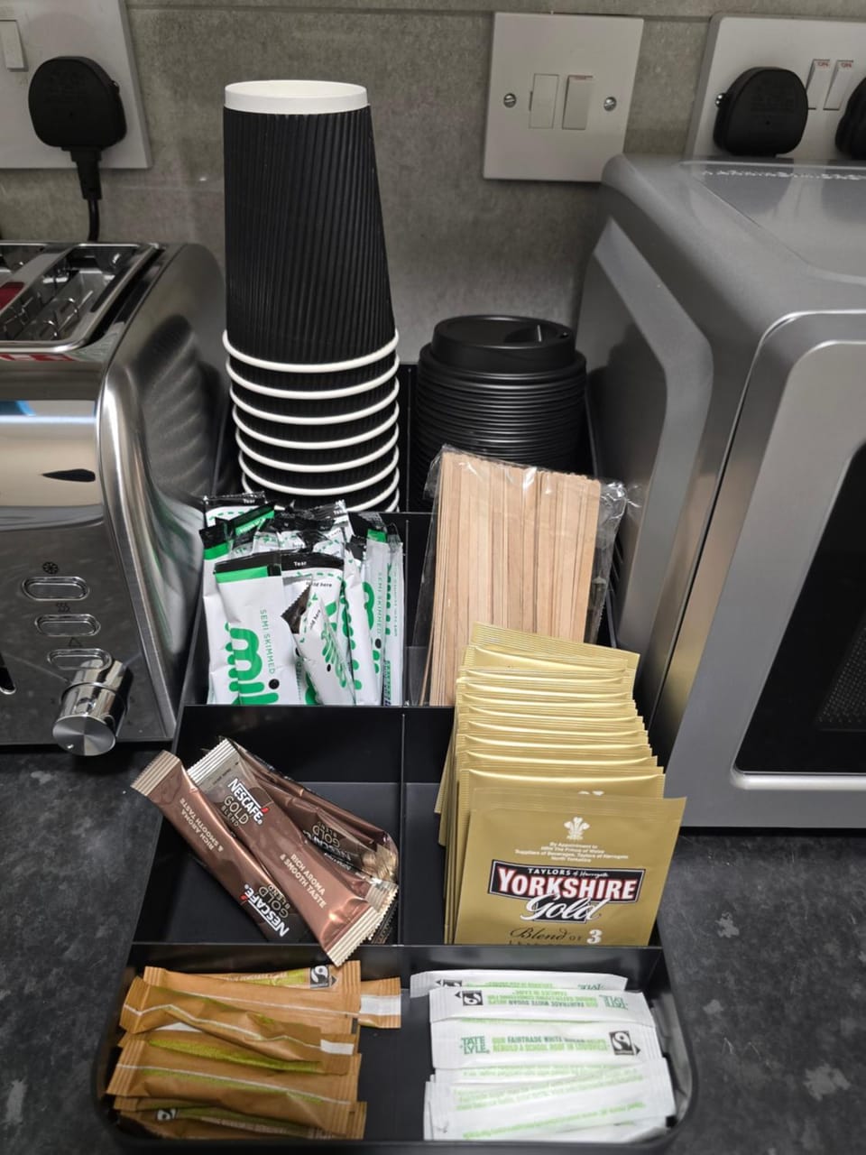 Coffee/tea facilities, Kitchen or kitchenette