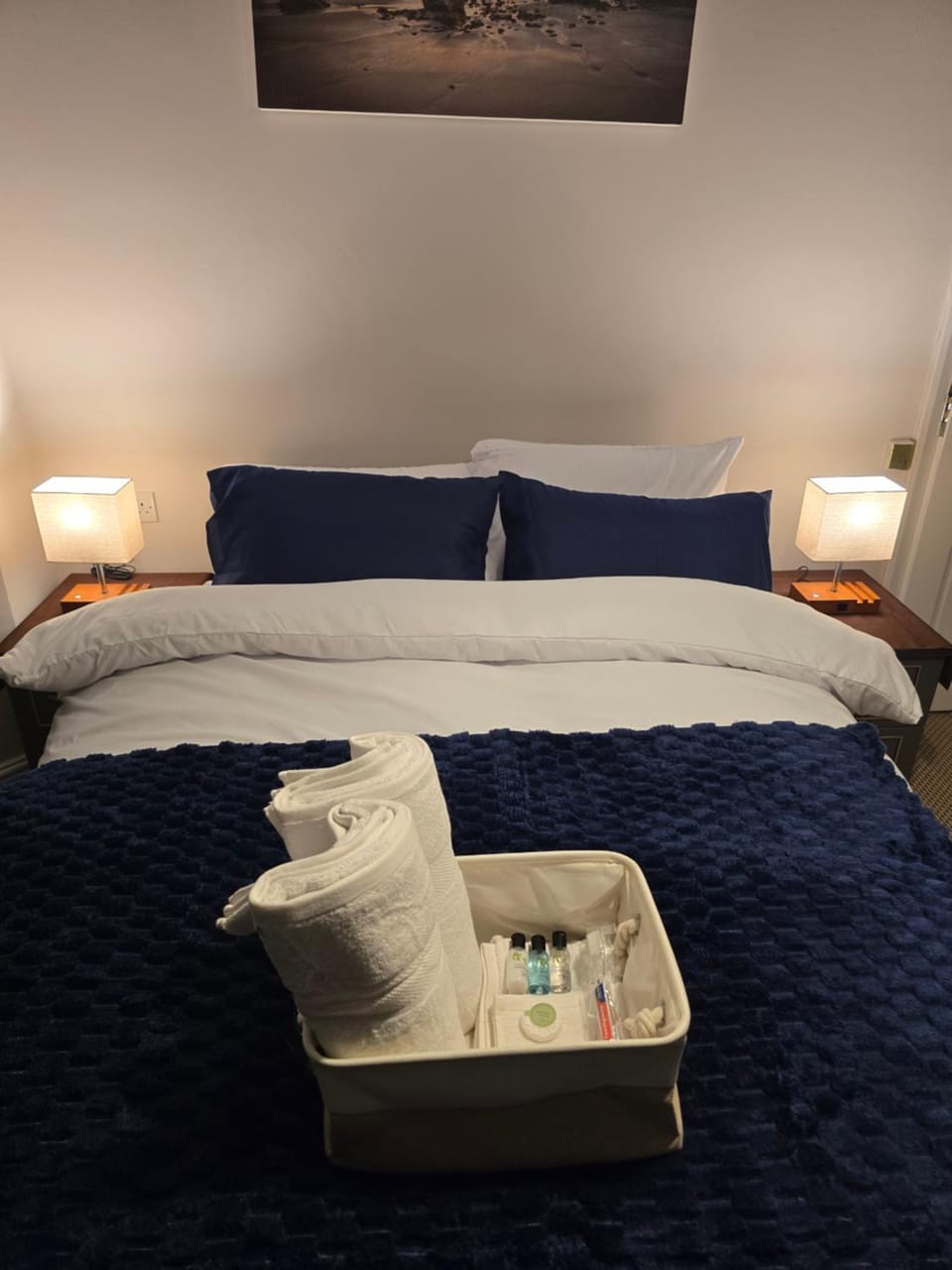 Bed, Photo of the whole room, Bedroom, towels