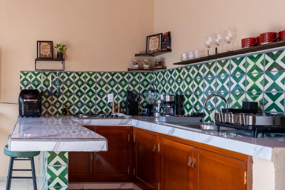 Coffee/tea facilities, kitchen