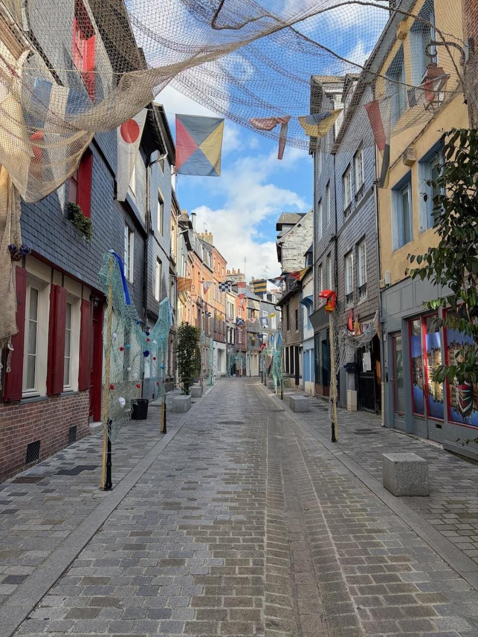 Street view, Quiet street view