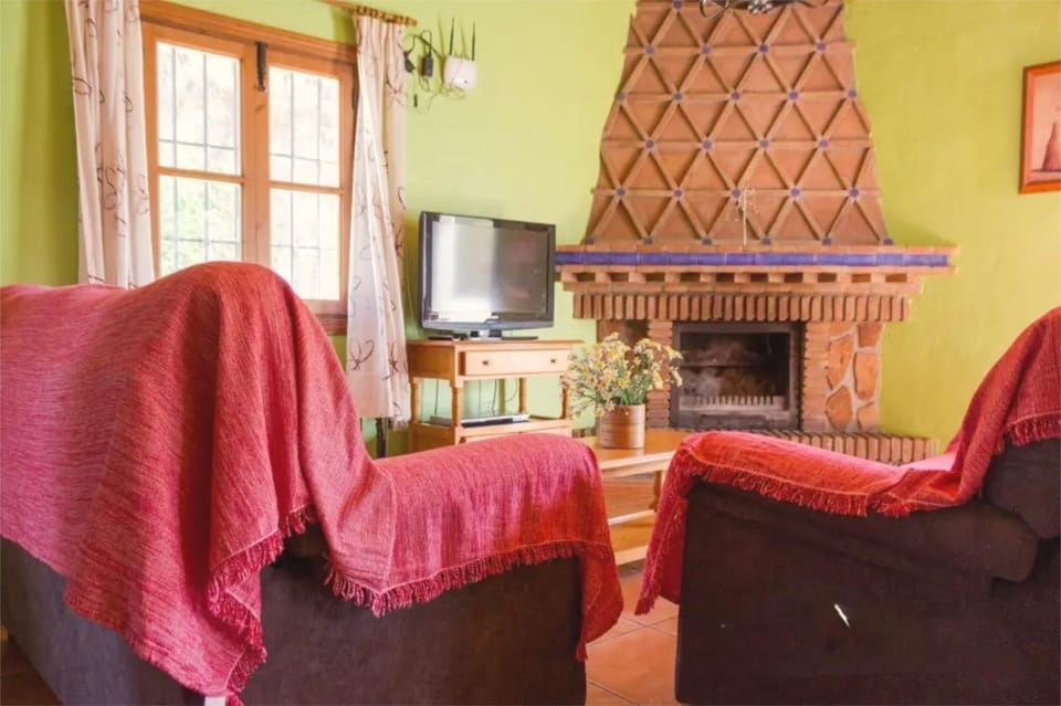 TV and multimedia, Living room, fireplace