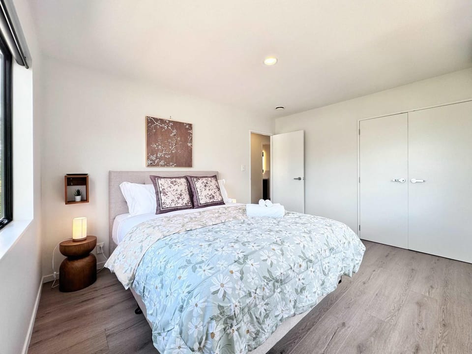 North Shore Convenience Stay 3BR - Yard & Deck House in Auckland
