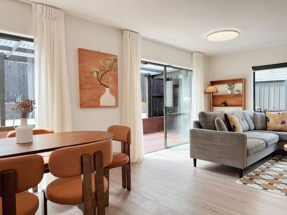 North Shore Convenience Stay 3BR - Yard & Deck House in Auckland