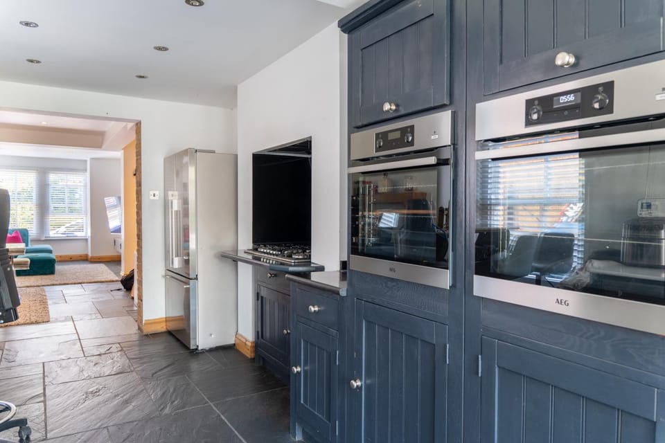 Kitchen or kitchenette, oven, stove