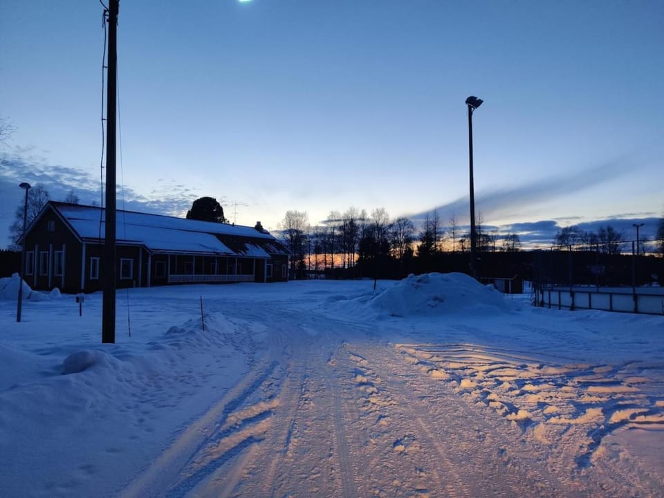Full Cottage, pay per rooms, 1-5persons 1room, 6-9persons 2rooms, 9-13persons 3rooms Apartment in Rovaniemi