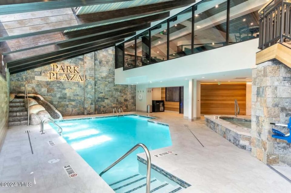 Park Plaza #304 - Beaver Creek 2-Bed Over Ice Rink House in Beaver Creek