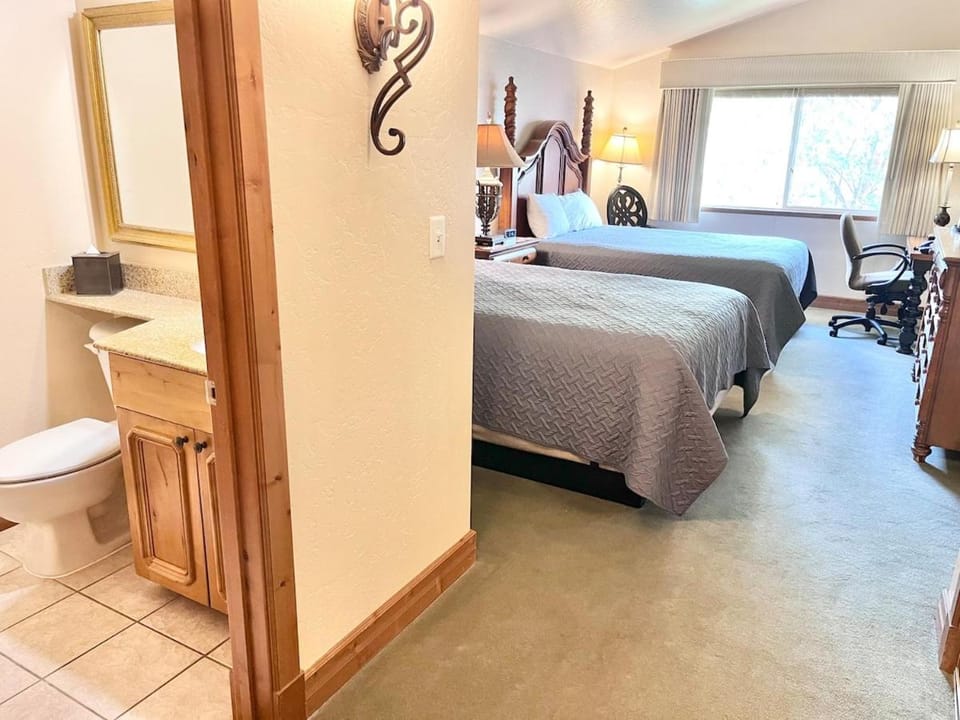 Double Queen Getaway at Zermatt Resort Near Park City - 3070 Apartment in Midway