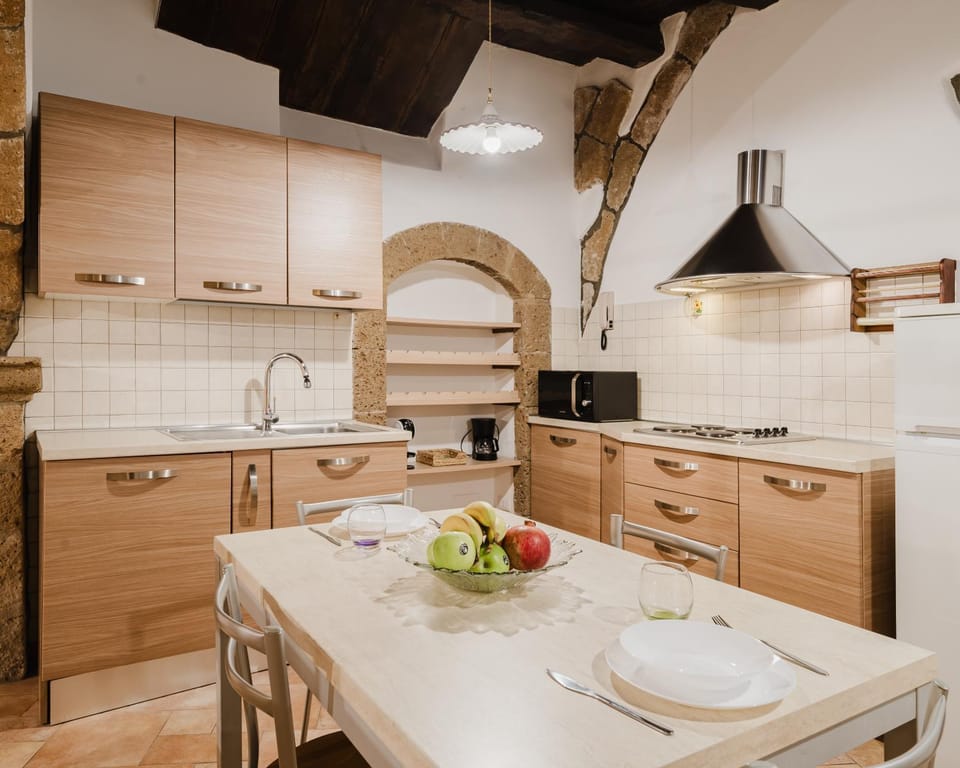 Kitchen or kitchenette, Dining area, stove