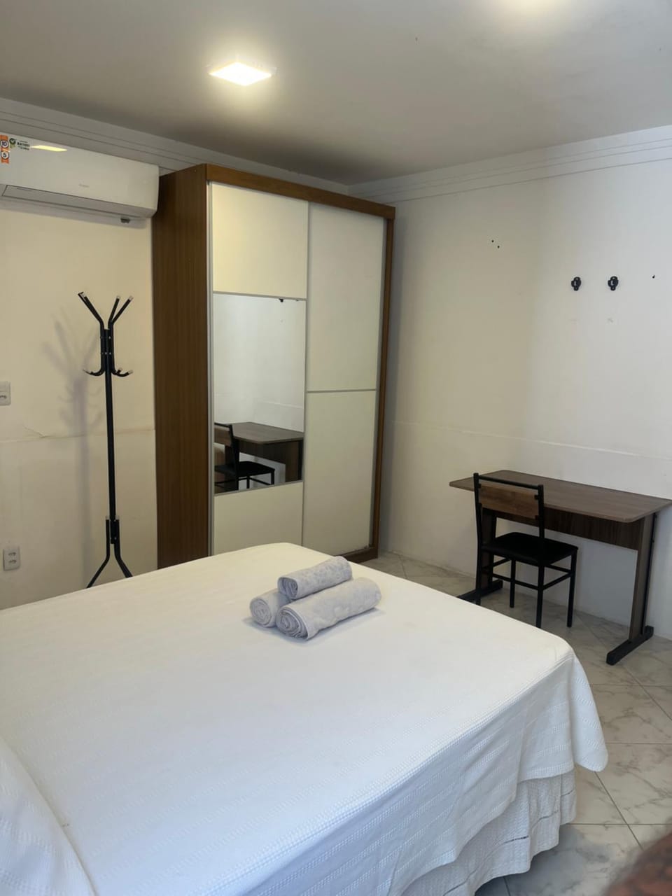 Apatapamento 2 quartos com excelente localização, segurança e com tudo o que você e sua família precisam pra uma estadia confortável! Apartment in Feira de Santana