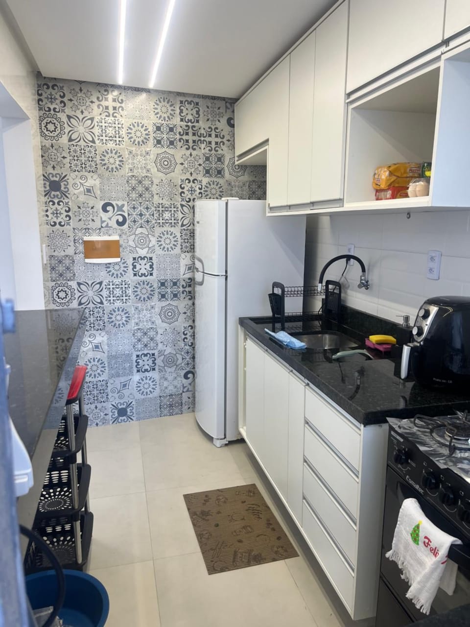 Apatapamento 2 quartos com excelente localização, segurança e com tudo o que você e sua família precisam pra uma estadia confortável! Apartment in Feira de Santana