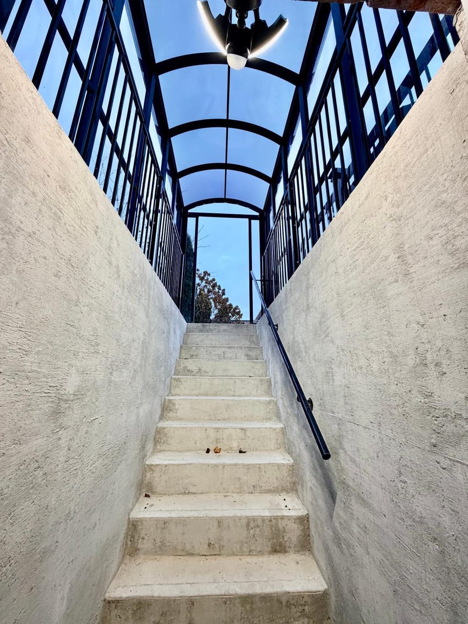 Modern Cozy Basement Suite Free Parking Apartment in Halton Hills