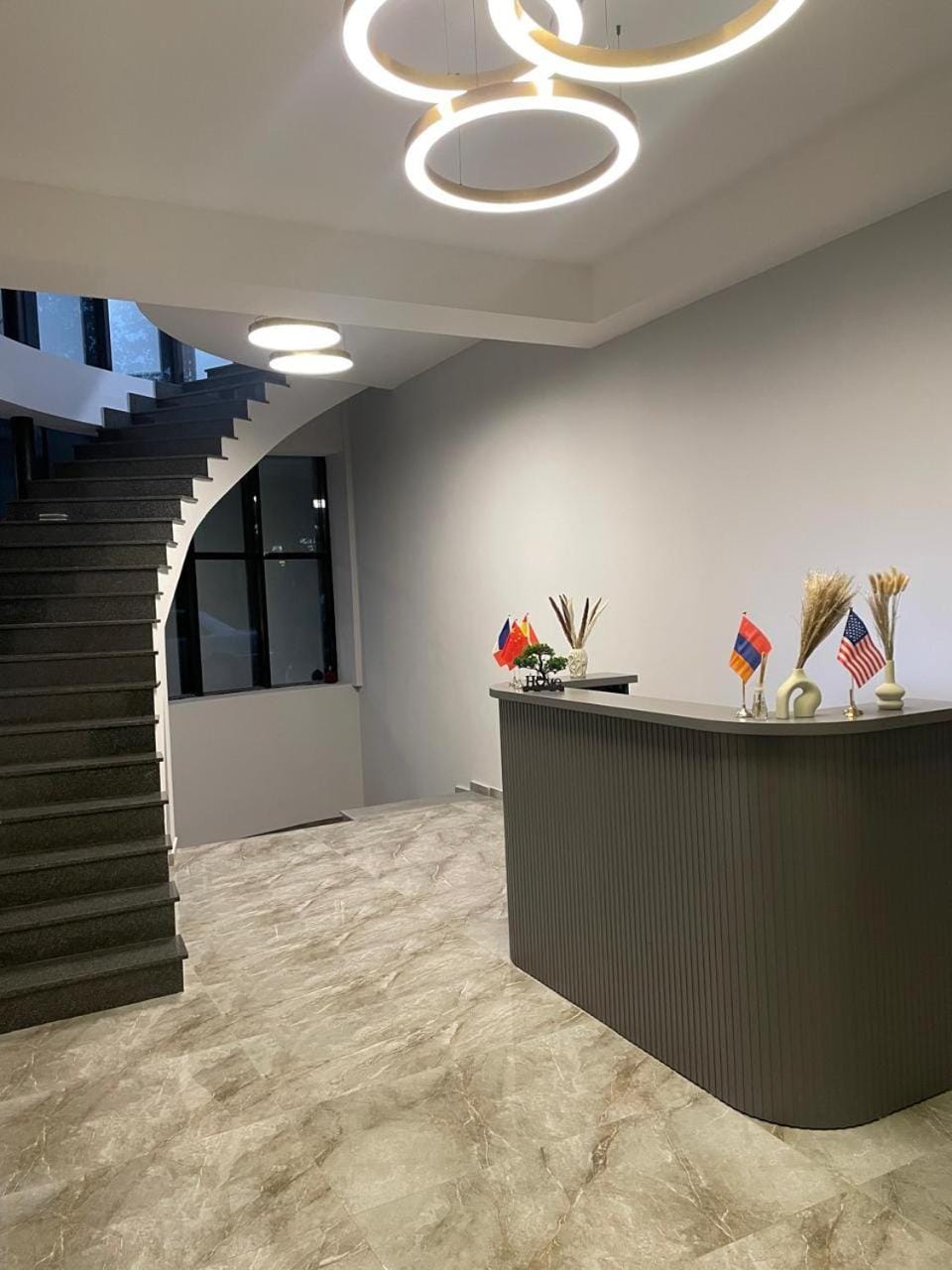 Facade/entrance, Guests