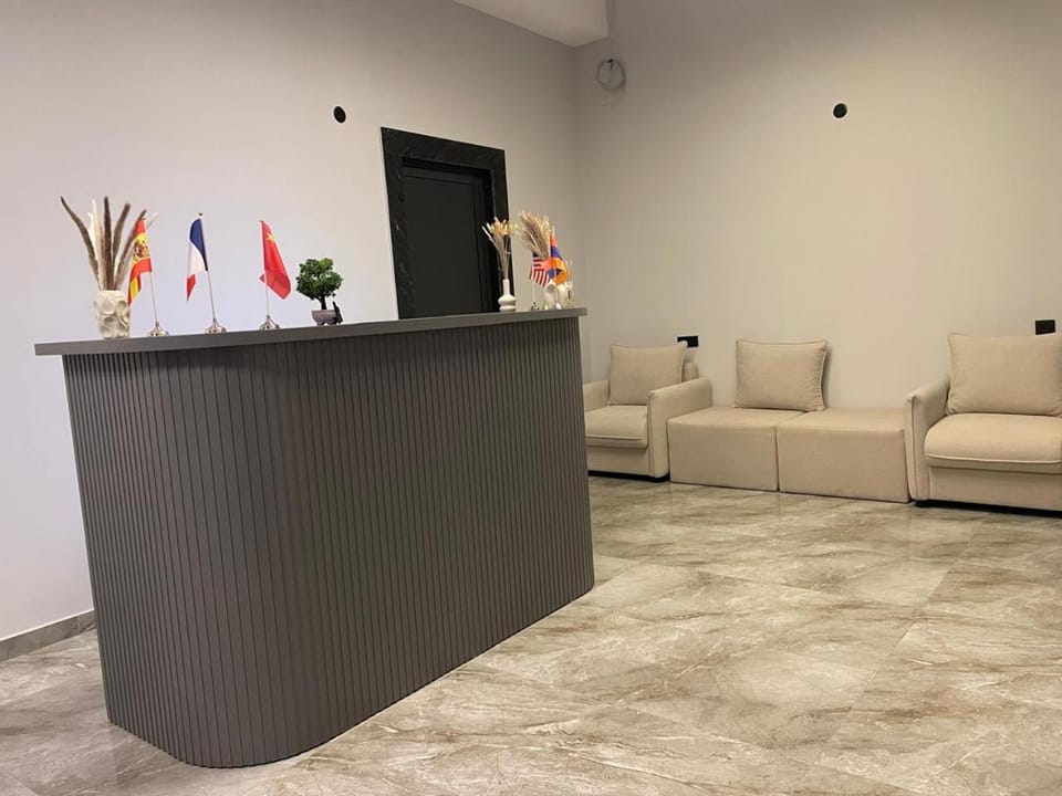 Facade/entrance, Living room, Guests