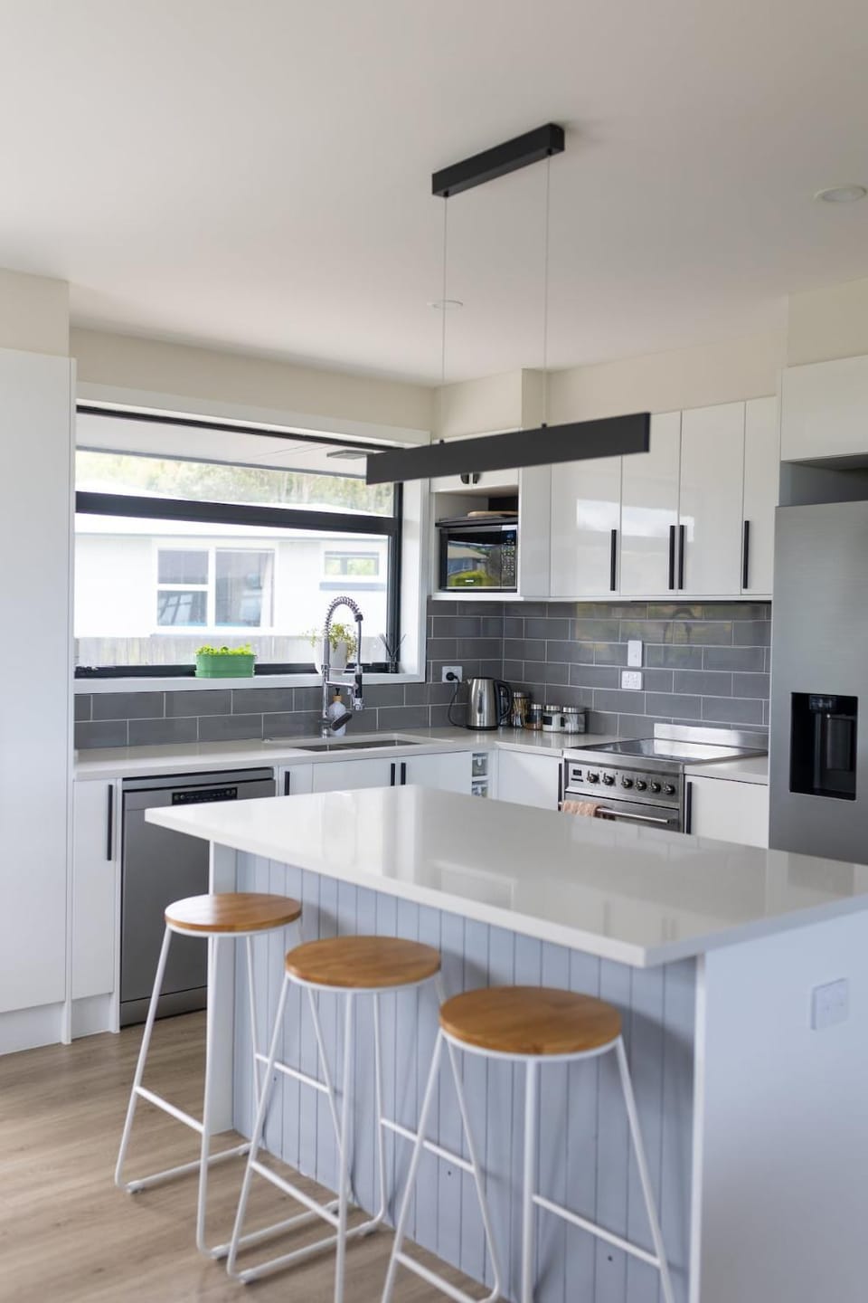 Kitchen or kitchenette, Dining area, dishwasher, stove, toaster