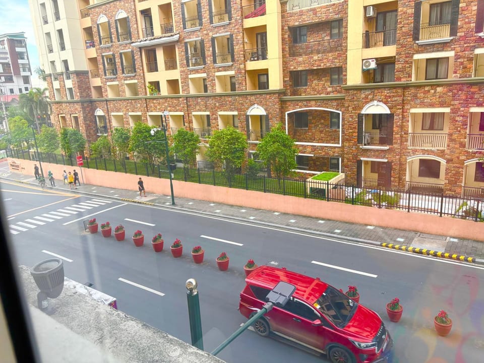 Property building, Neighbourhood, City view, Street view, Location