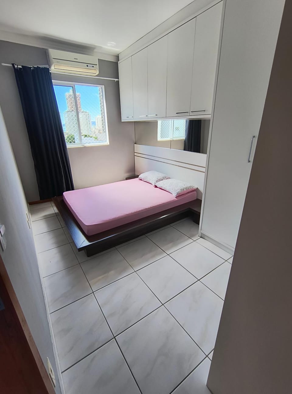 Alugo Apartamento em Itapema Apartment in Itapema