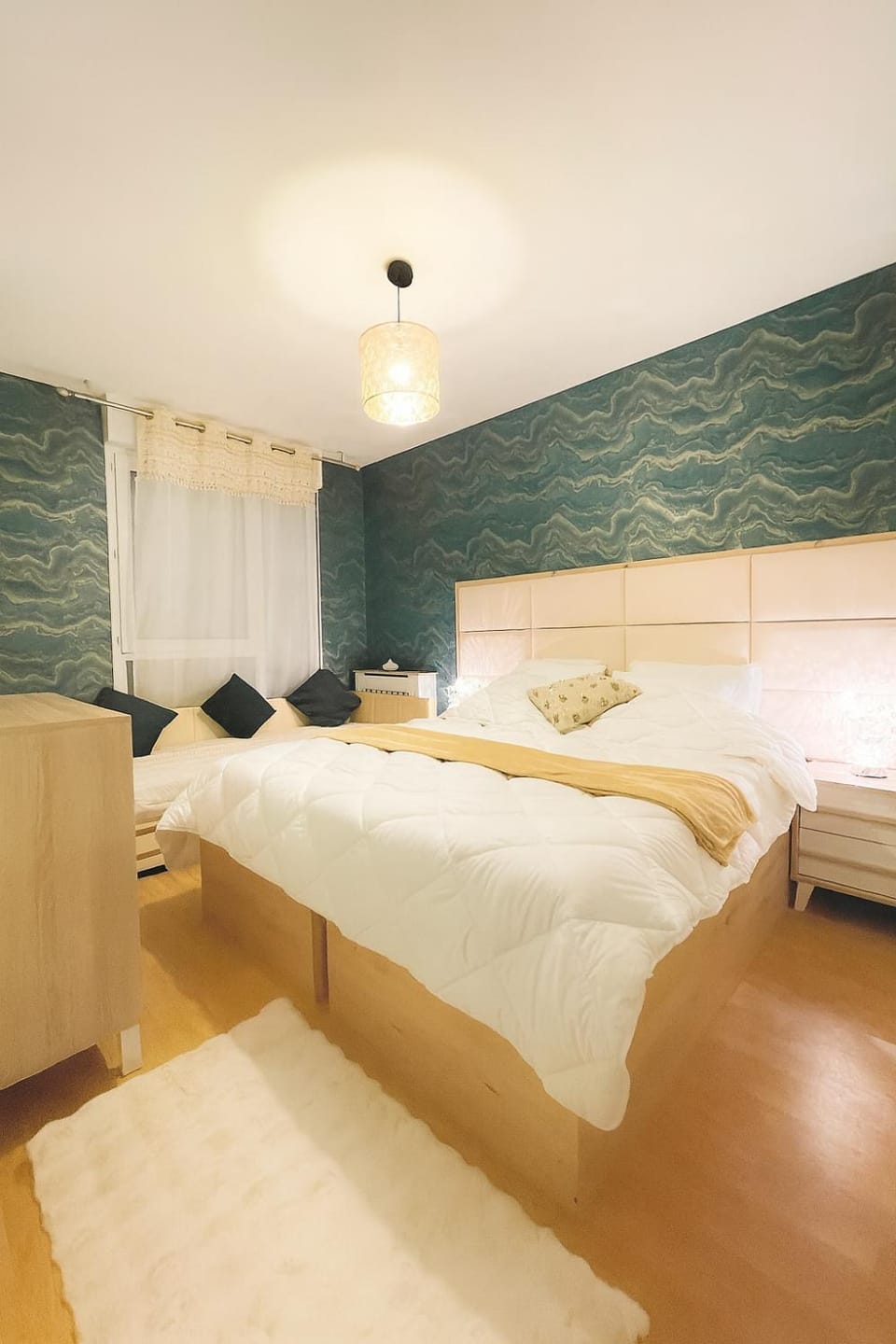 Bed, Photo of the whole room, Bedroom