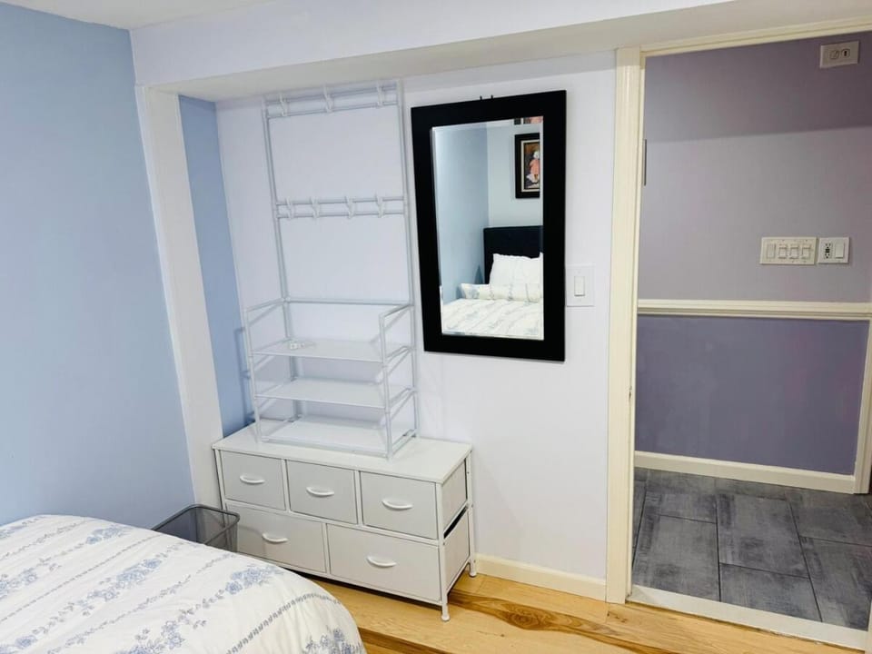 Beautiful 2 Bedroom Suite Apartment in Long Island