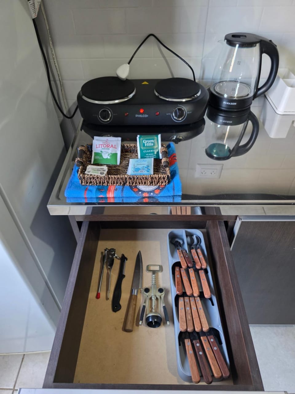 Coffee/tea facilities, Kitchen or kitchenette