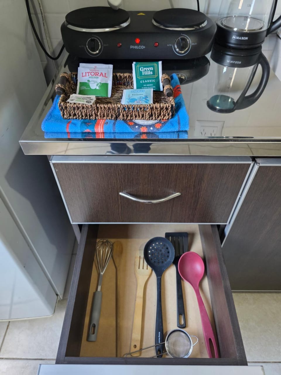 Coffee/tea facilities, Kitchen or kitchenette