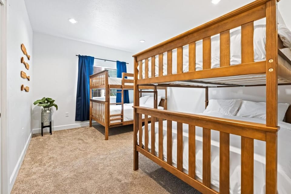 Little Pine Lodge - Minutes from Tamarack Resort House in Valley County