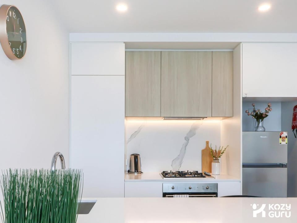 KozyGuru | Box Hill | Elegant City Hideaway Apartment in Melbourne