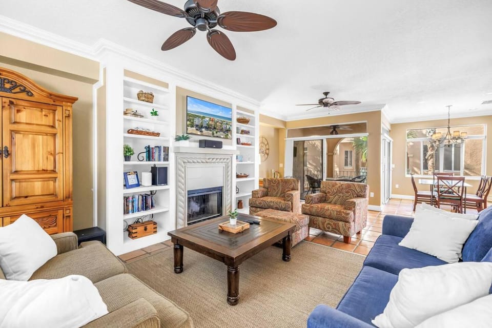 TV and multimedia, Living room, fireplace