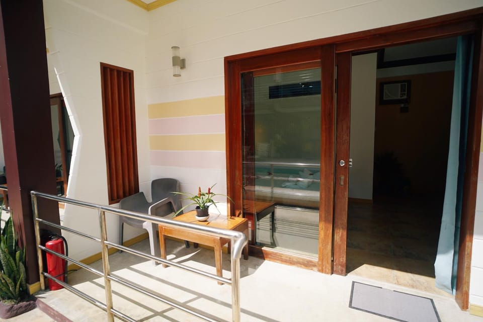 Patio, Day, View (from property/room), Balcony/Terrace, Seating area