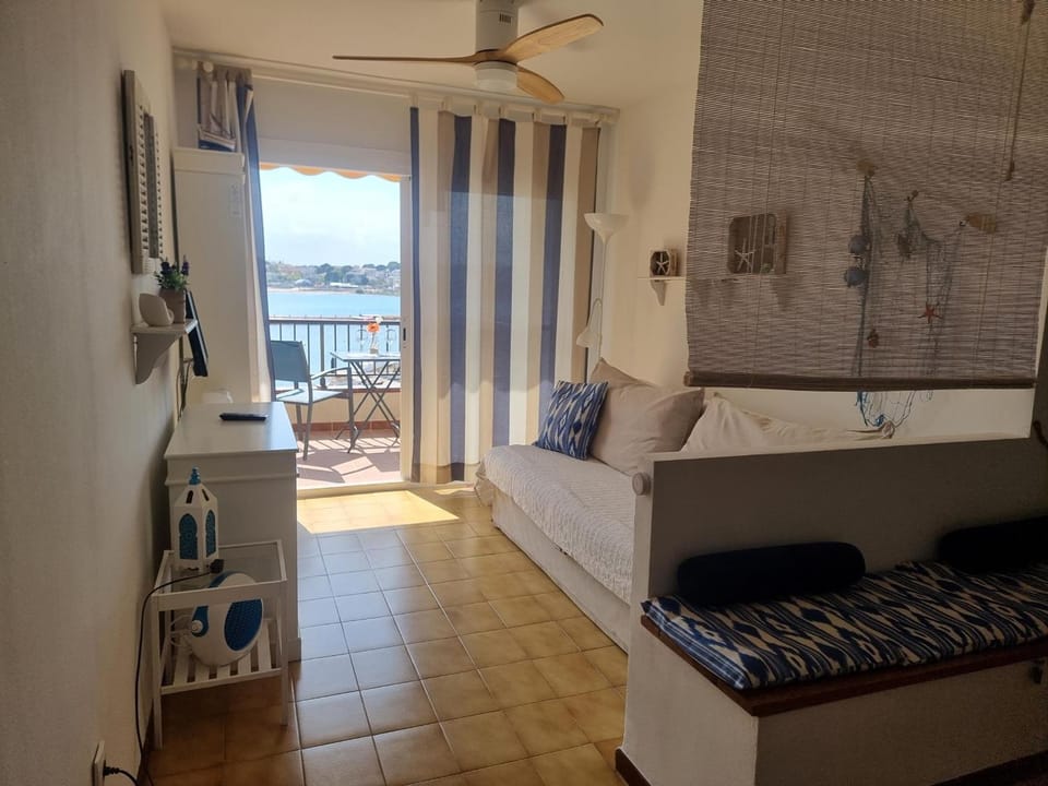 Estudio a 200m de la playa de Riells, ideal para parejas - HISP-236-157 Apartment in L'Escala