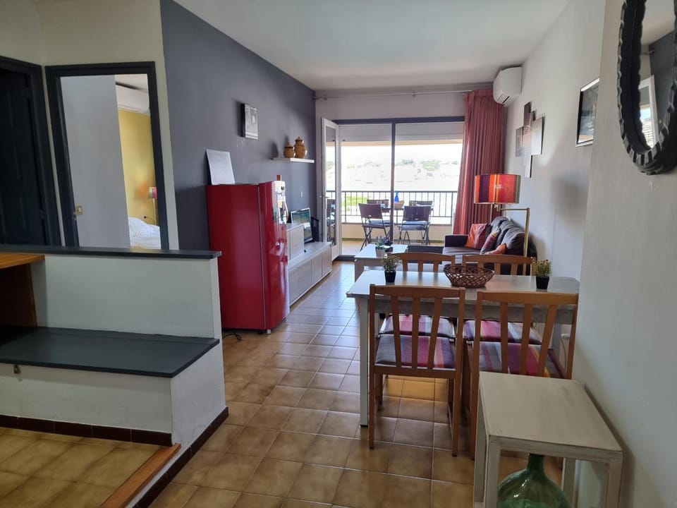 Apartamento con terraza privada en L'Escala, cerca de la playa - HISP-236-162 Apartment in L'Escala