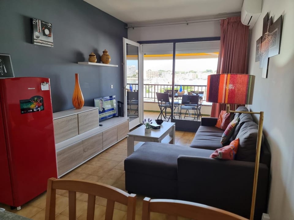 Apartamento con terraza privada en L'Escala, cerca de la playa - HISP-236-162 Apartment in L'Escala