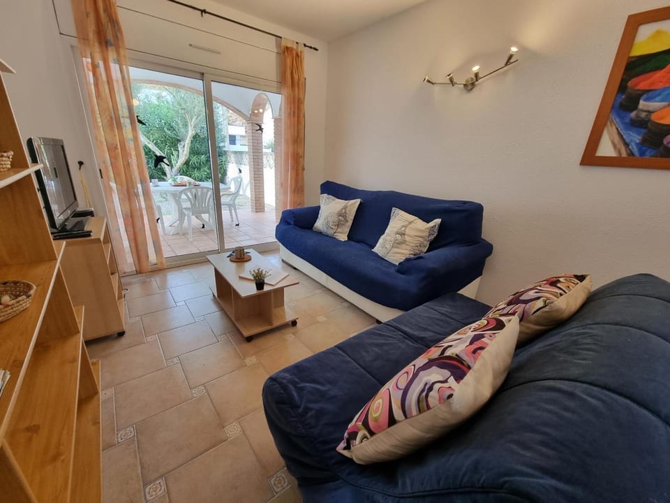 Casa adosada en L'Escala con terraza y parking privado, cerca de la playa - HISP-236-83 House in L'Escala