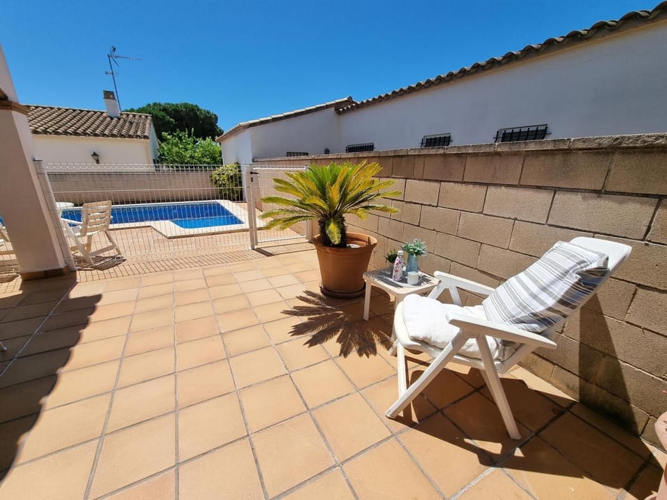 Casa confortable cerca de la playa con piscina privada - HISP-236-72 House in L'Escala