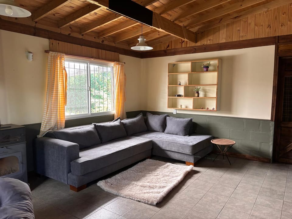 Casa estilo cabaña a 3 cuadras del mar House in Buenos Aires Province