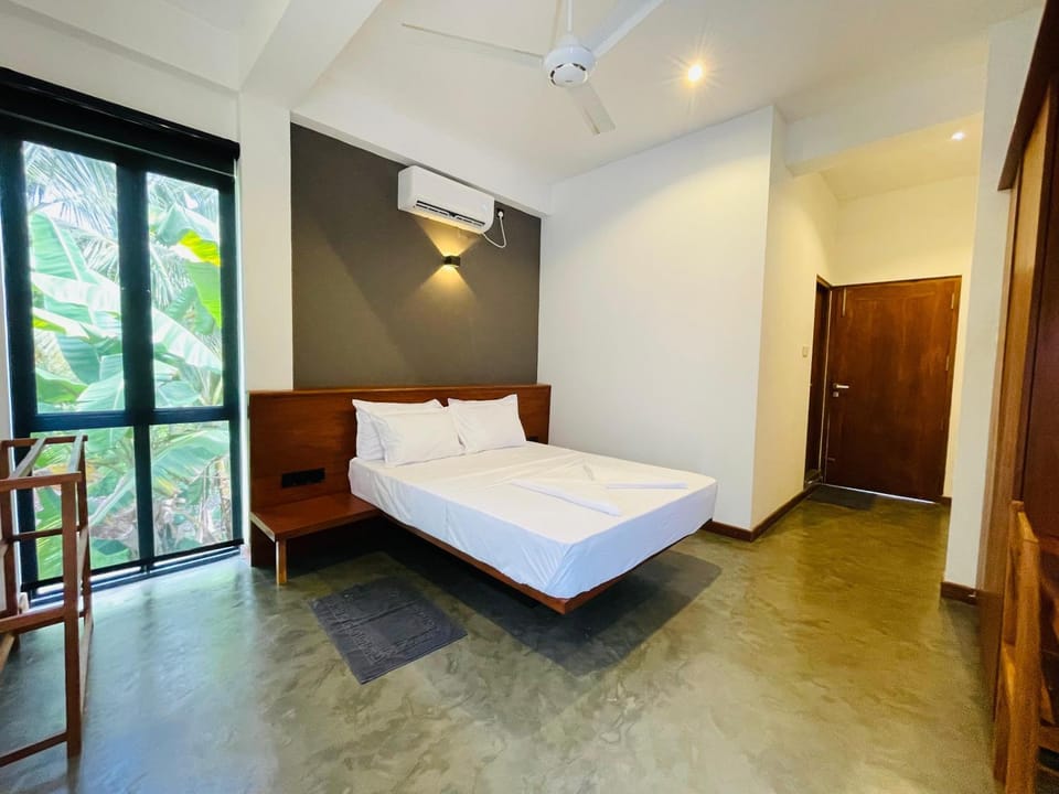 Bedroom, air conditioner