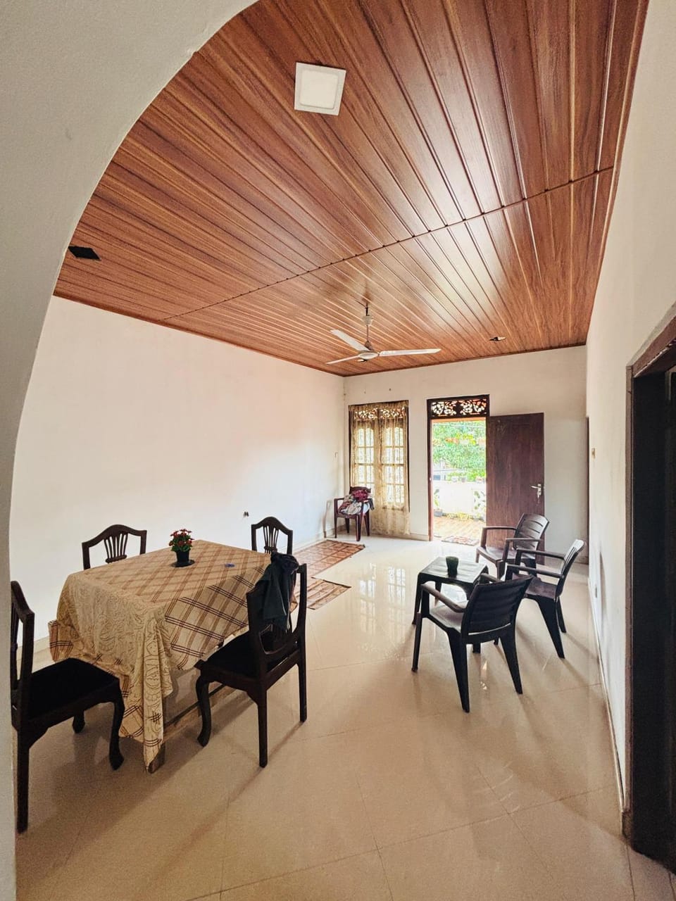 Nimsara Lodge House in Hikkaduwa