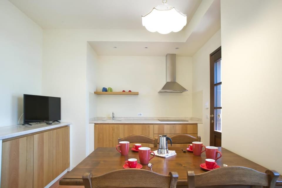 TV and multimedia, Kitchen or kitchenette, Dining area
