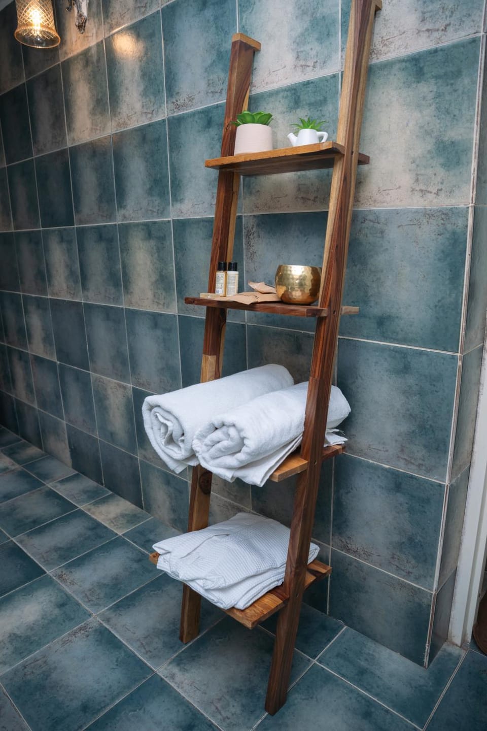 Bathroom, towels