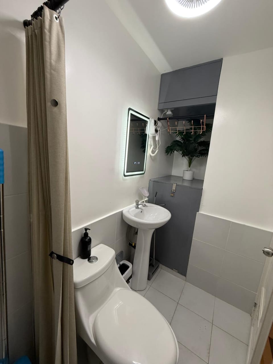 Toilet, Bathroom