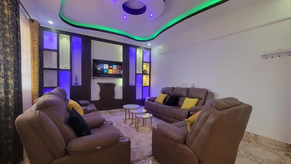 Communal lounge/ TV room, Living room