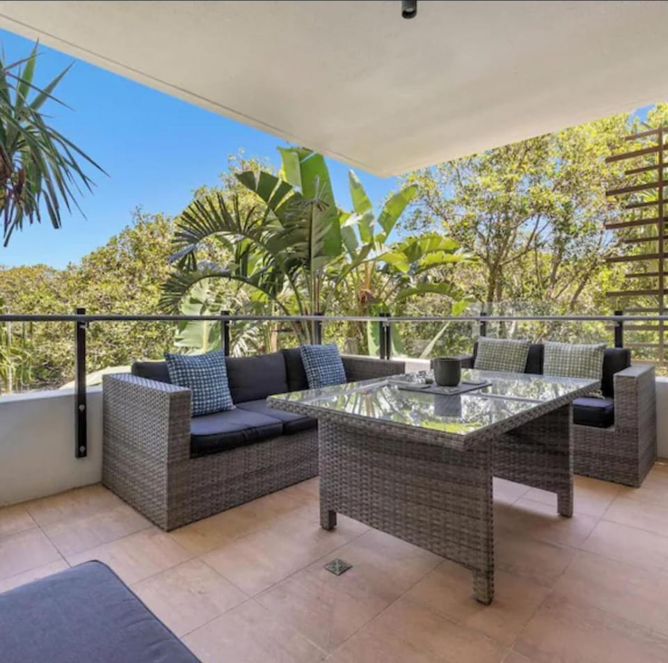 Patio, Day, Garden, Balcony/Terrace, Seating area
