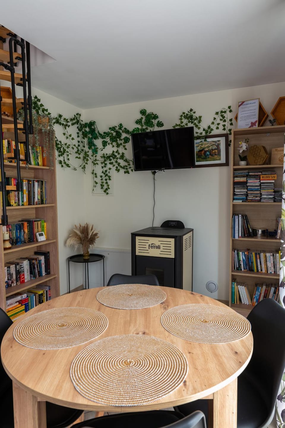 Communal lounge/ TV room, Living room