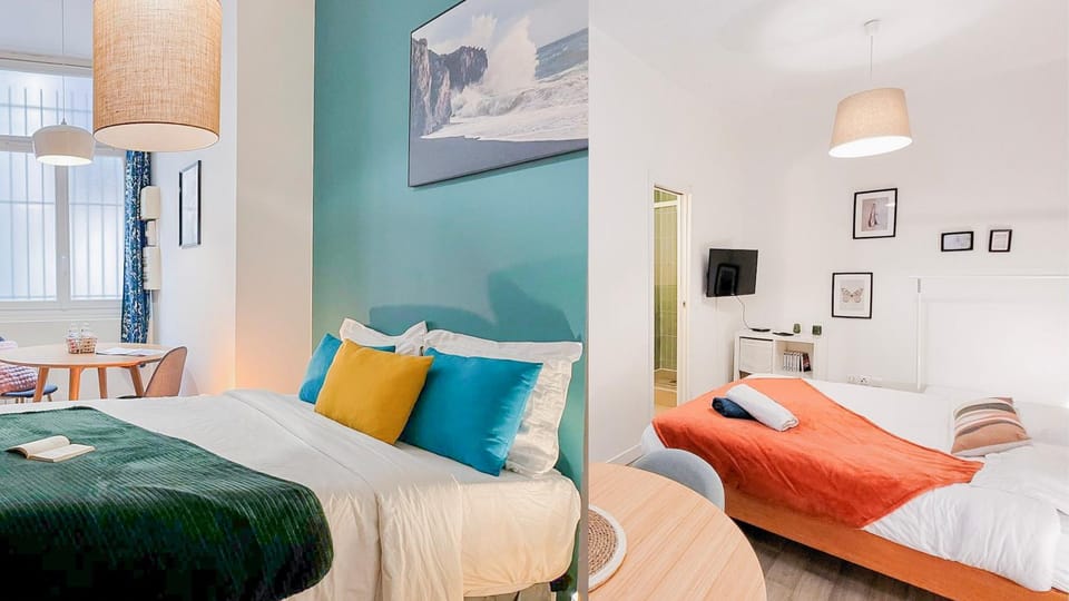 Bed, Night, TV and multimedia, Coffee/tea facilities, View (from property/room), Photo of the whole room, Decorative detail, Seating area, Dining area, towels, washing machine