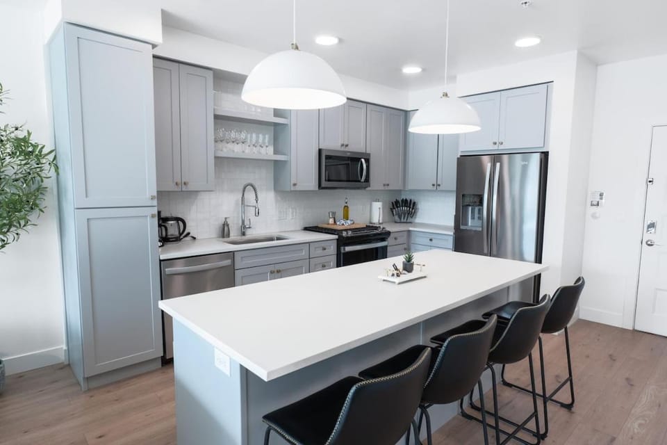 Kitchen or kitchenette, Dining area, dishwasher, oven, stove, toaster
