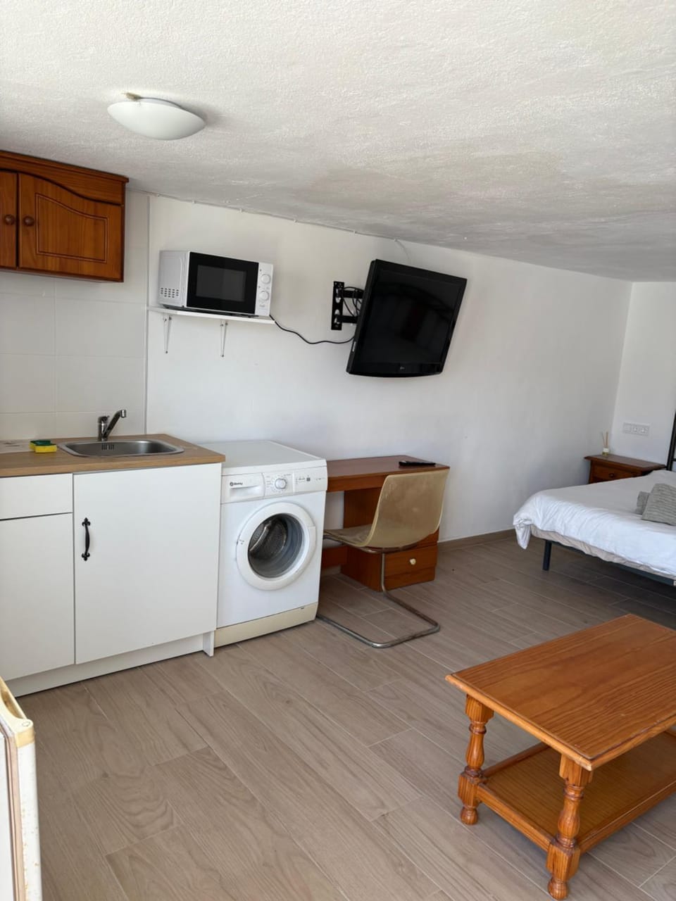 TV and multimedia, Photo of the whole room