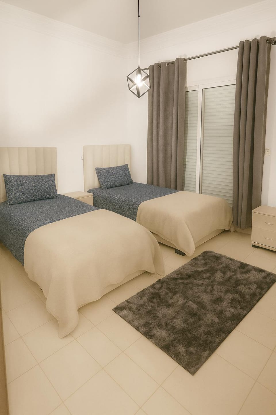 Photo of the whole room, Bedroom