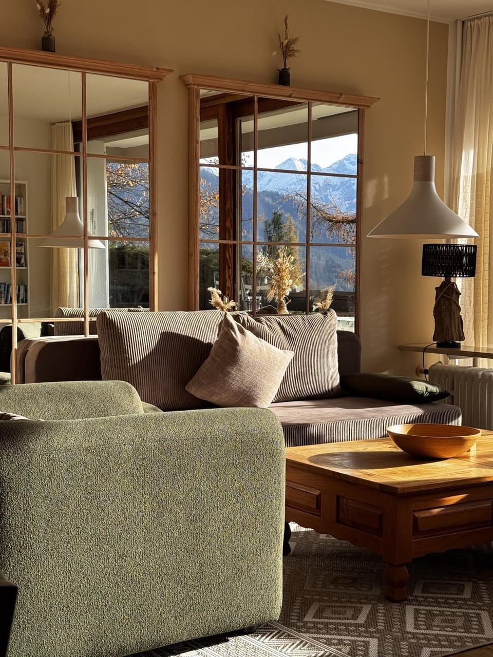 Living room, Seating area, Mountain view