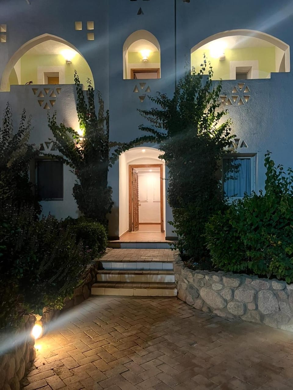 Facade/entrance